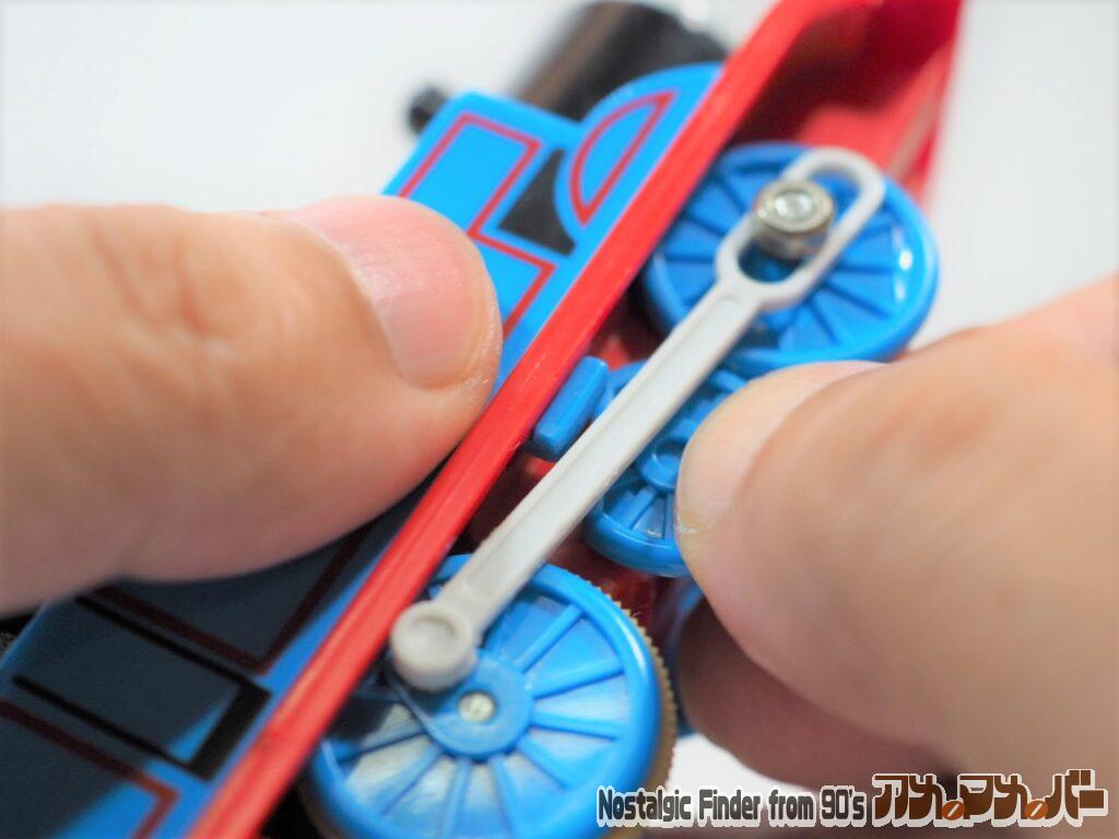 TS-01 トーマス 電池交換03