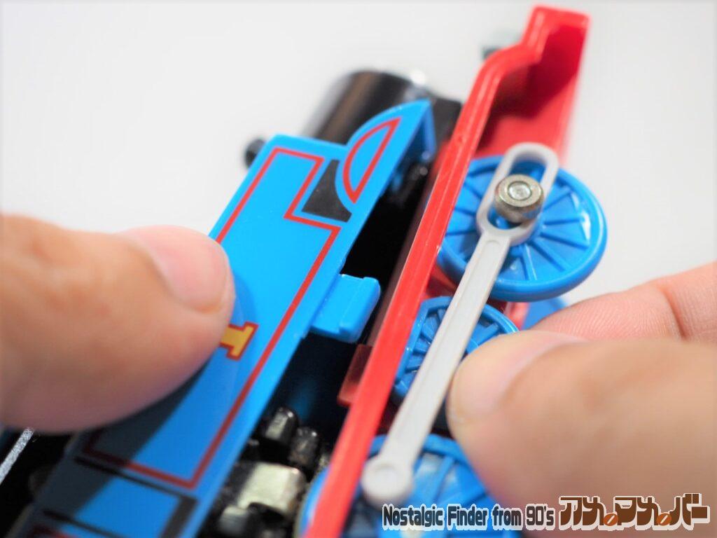 TS-01 トーマス 電池交換04