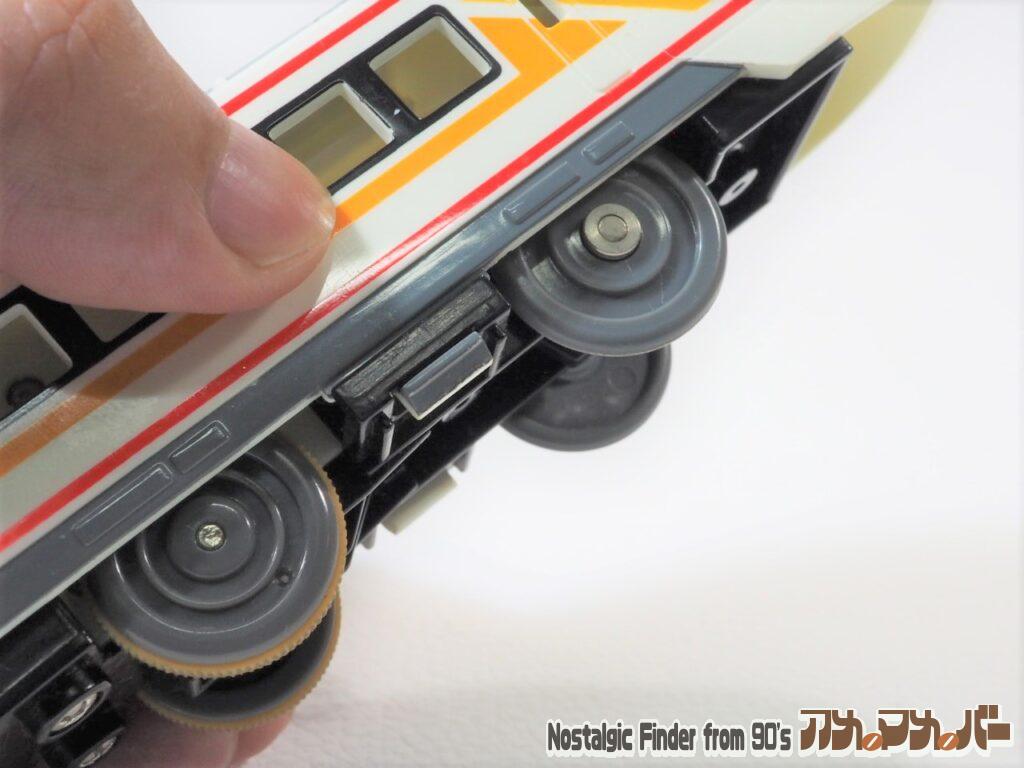 東武 100系 スペーシア 電池交換01