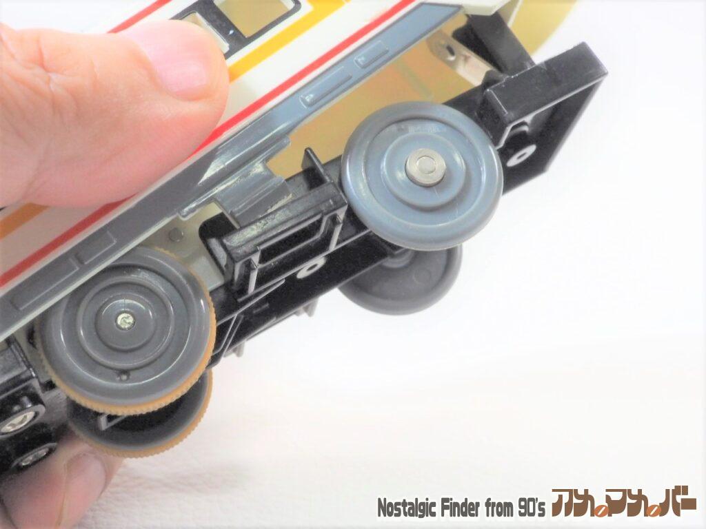 東武 100系 スペーシア 電池交換02