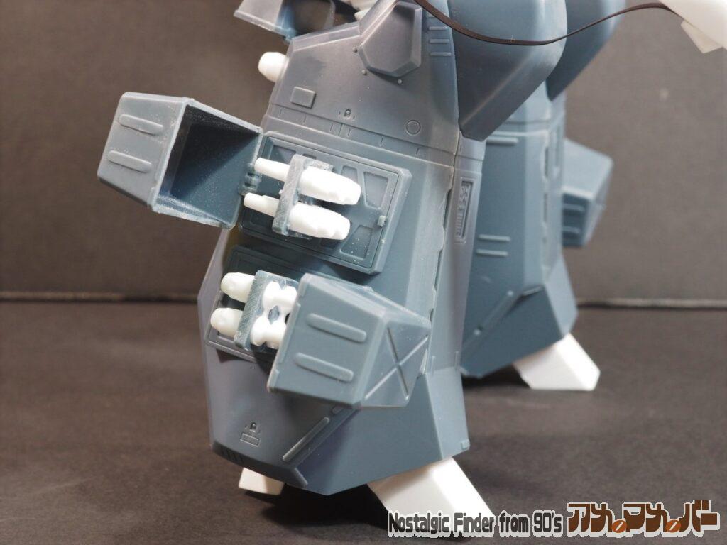 1/72 アーマードバルキリー ミサイルハッチ脚部側面