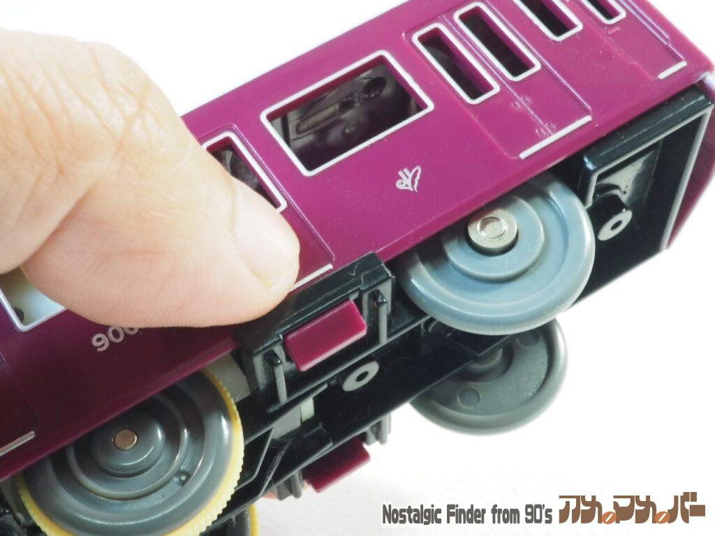 阪急電鉄 9000系 電池交換01