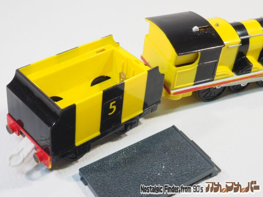 プラレール  ビジービージェームス 電池交換03