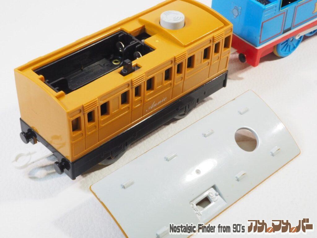 サウンド車両・アニー 電池交換02