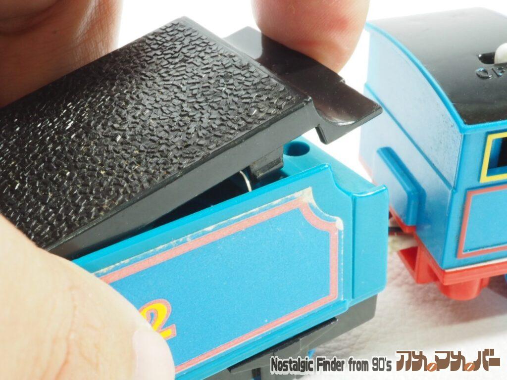 もっとおしゃべりエドワード 電池交換02