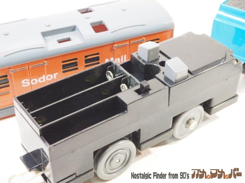 もっとおしゃべりエドワード 電池交換05