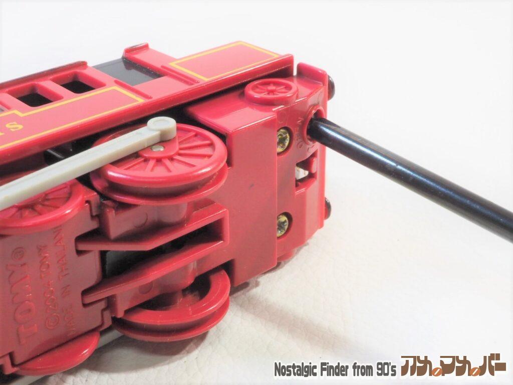 プラレール アーサー 電池交換01