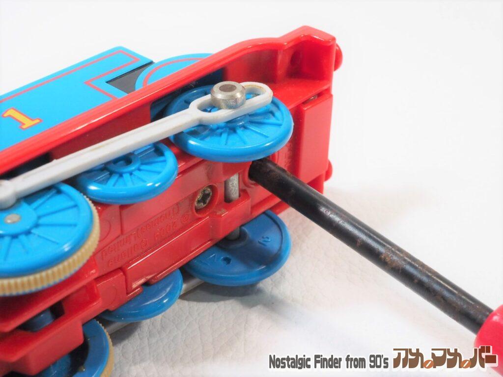 もっとおしゃべりトーマス サウンド車両 電池交換01