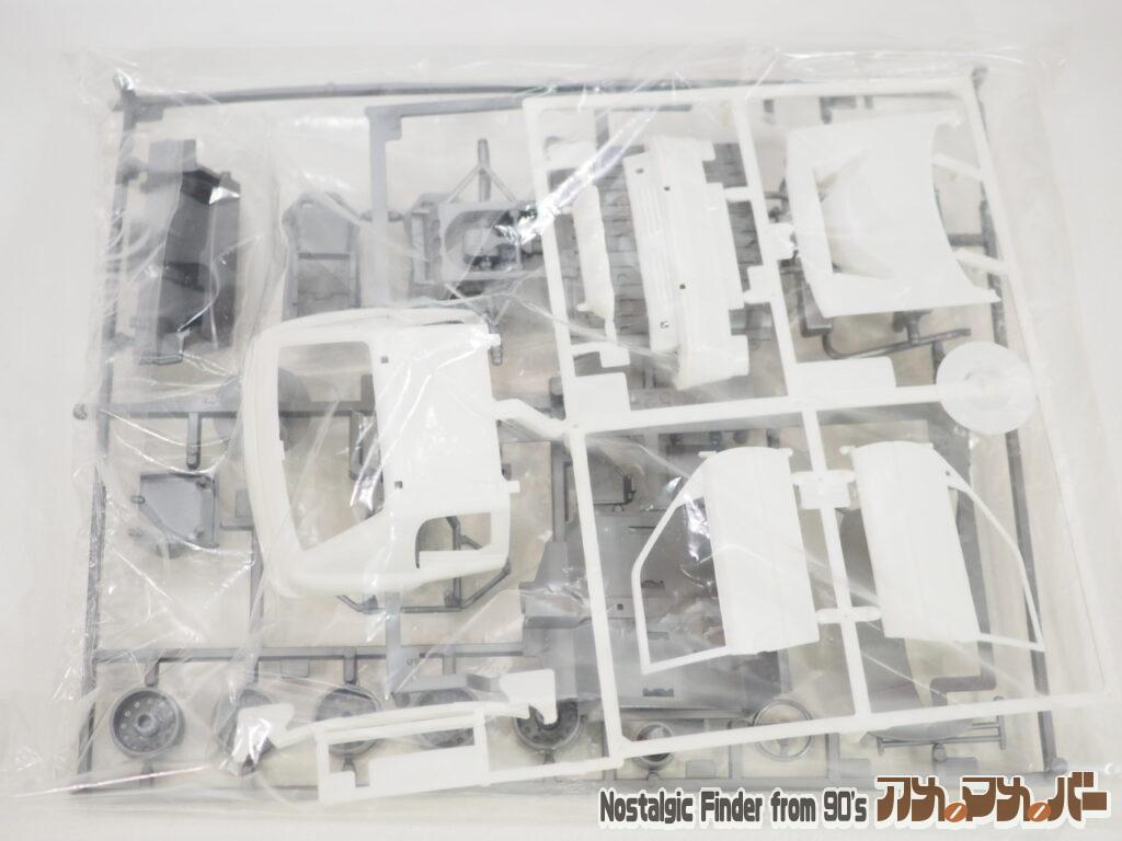 1/24 プジョー 205 ランナー01