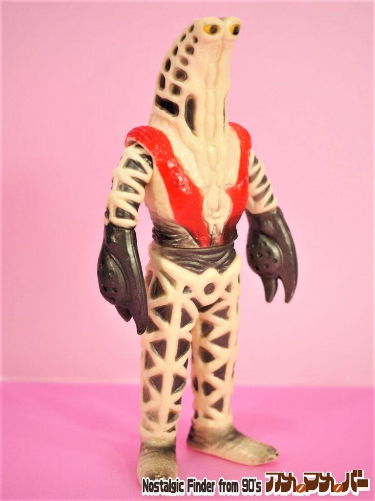 1983 ゴドラ星人 斜め前01