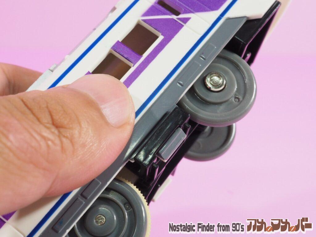 東武 100系 スペーシア(雅)電池交換01