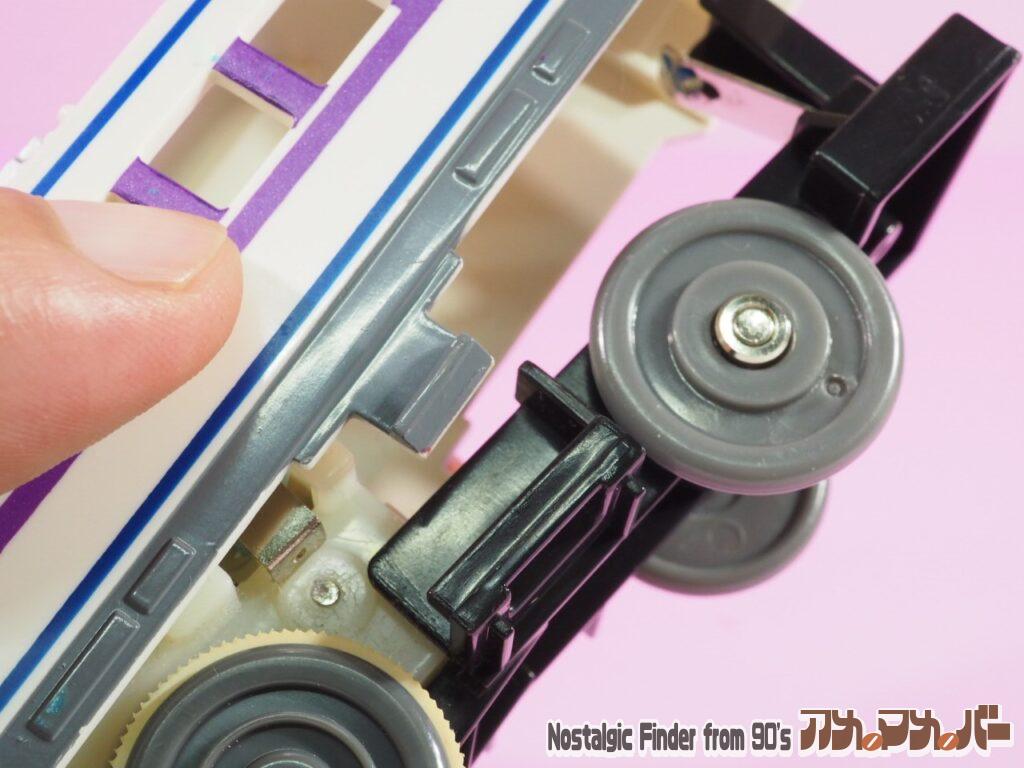 東武 100系 スペーシア(雅)電池交換02