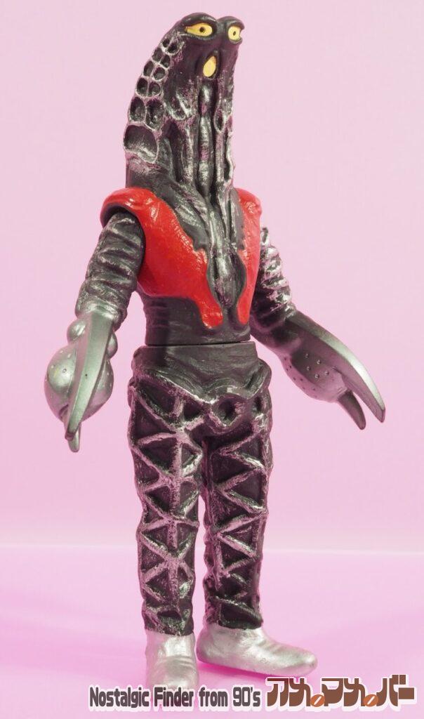 2013 ゴドラ星人 斜め前01