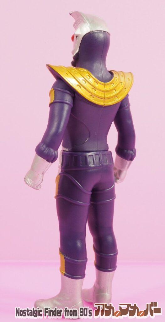 2013 ウルトラマンキング 斜め後ろ01