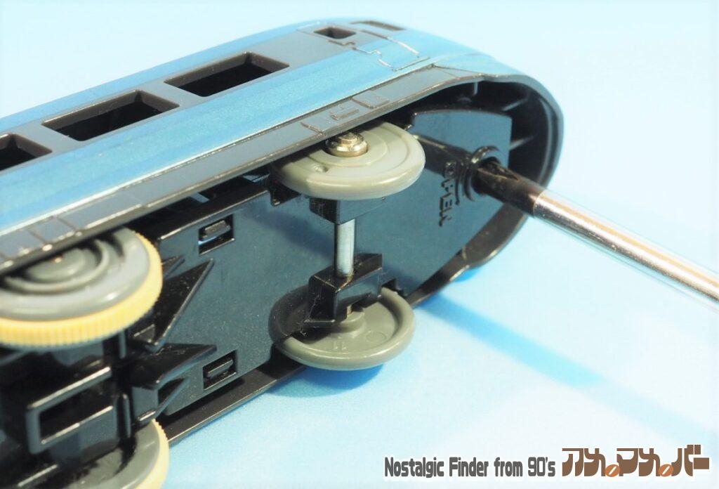 E261系 サフィール踊り子 電池交換01