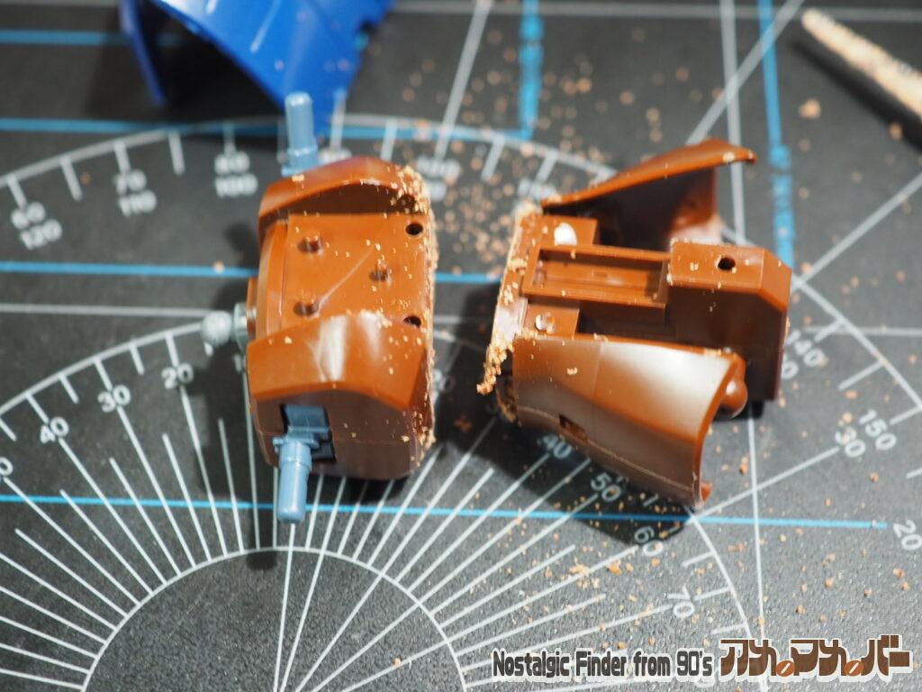 1/72 ソルティック コーチマspl 上半身加工01