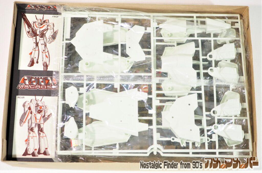 1/72 VF-1J バルキリー 箱 中身