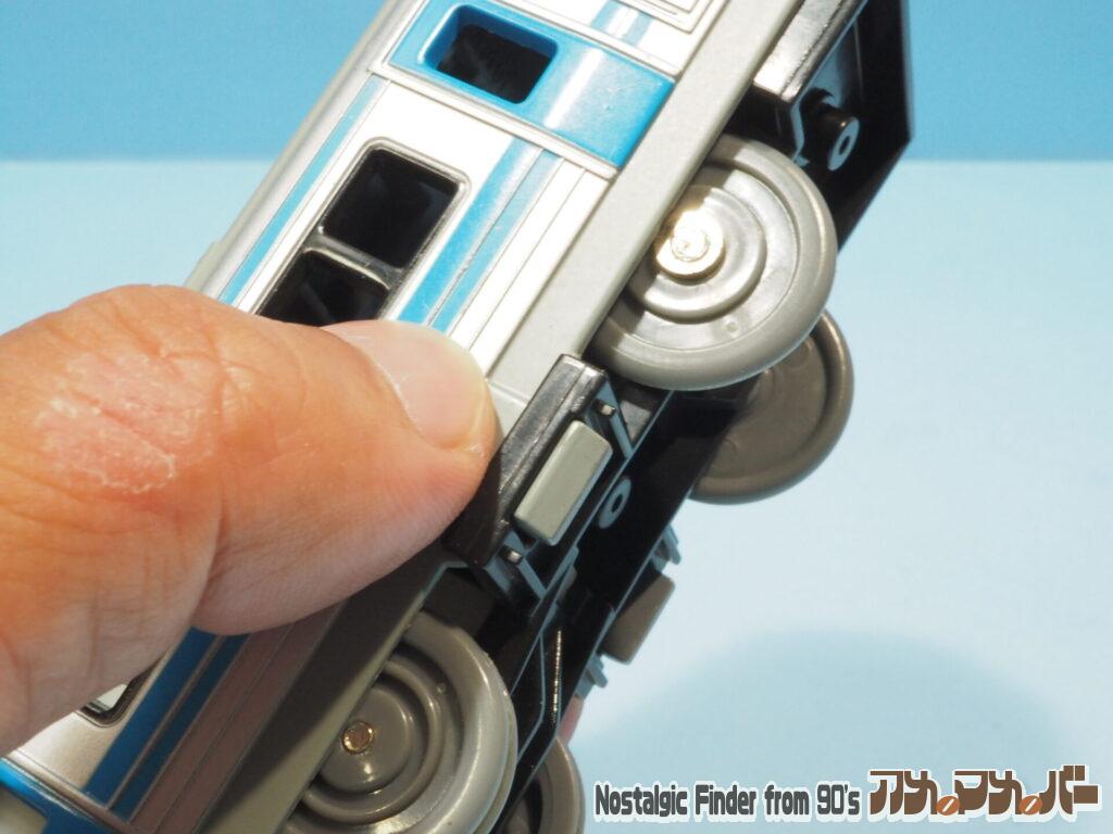 JR四国 2000系 南風 電池交換01