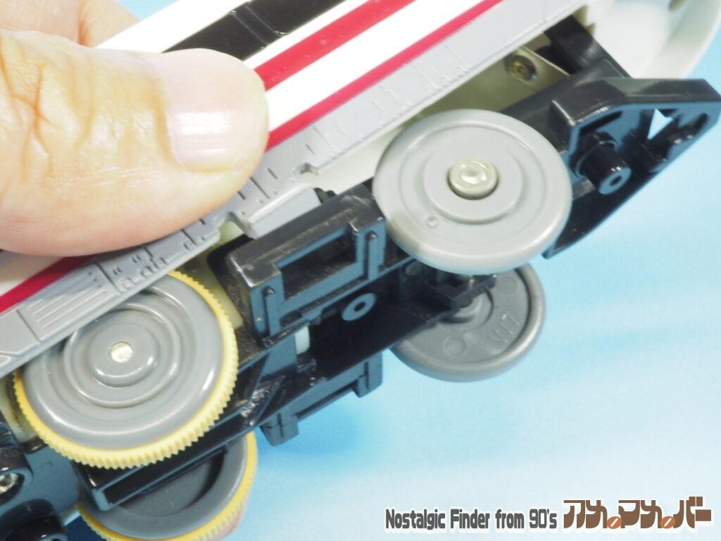 681系 スノーラビット 電池交換02