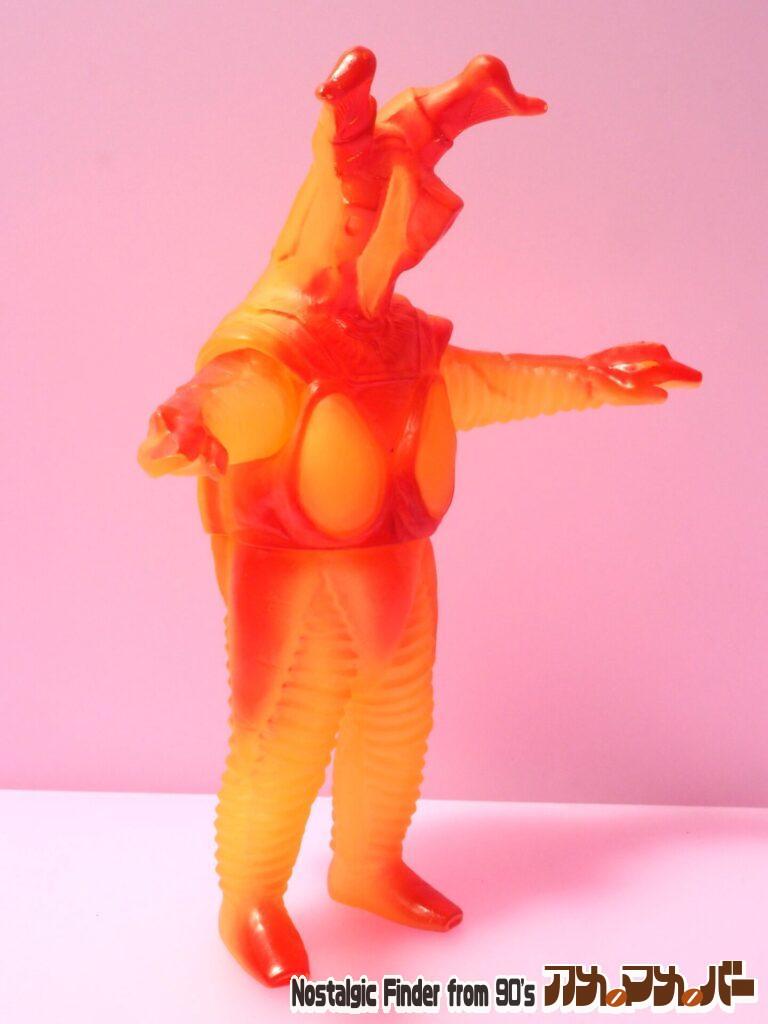 2013 初代 ゼットン(一兆度発光VER)斜め前01