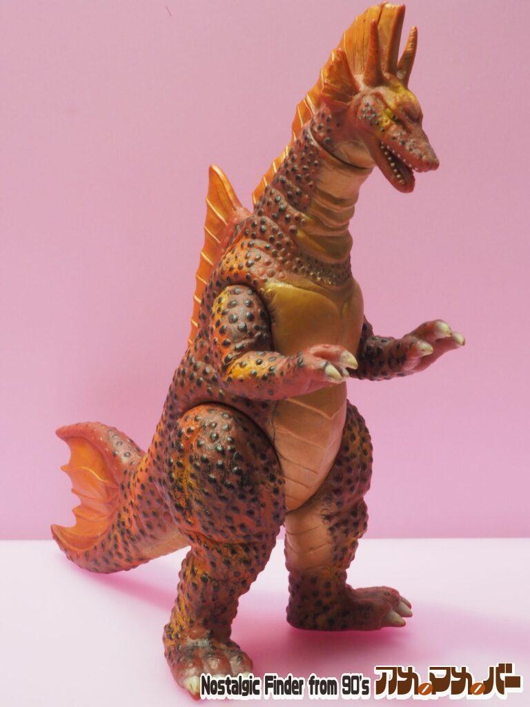 2002 チタノサウルス 斜め前01