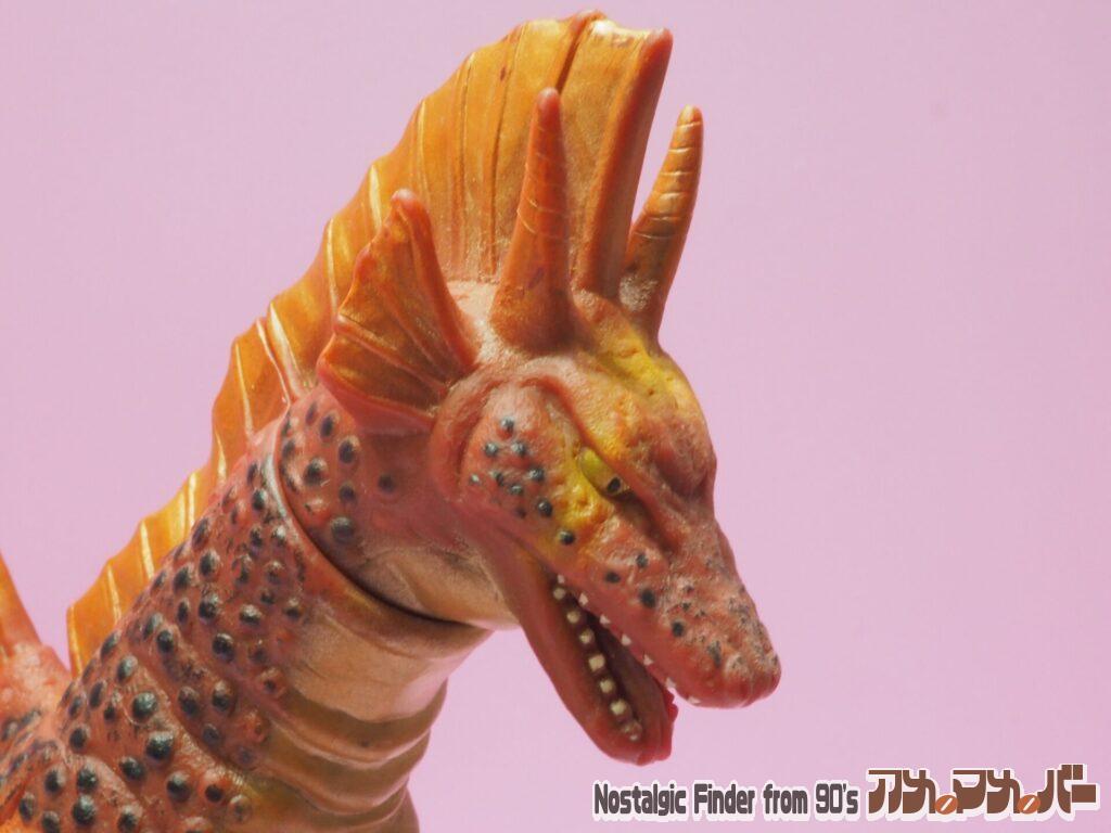 2002 チタノサウルス 頭部アップ