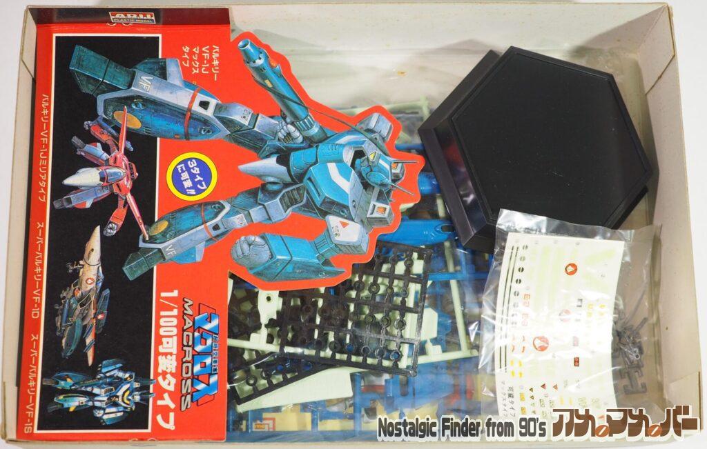 1/100 VF-1J 可変バルキリー マックスタイプ 箱中身