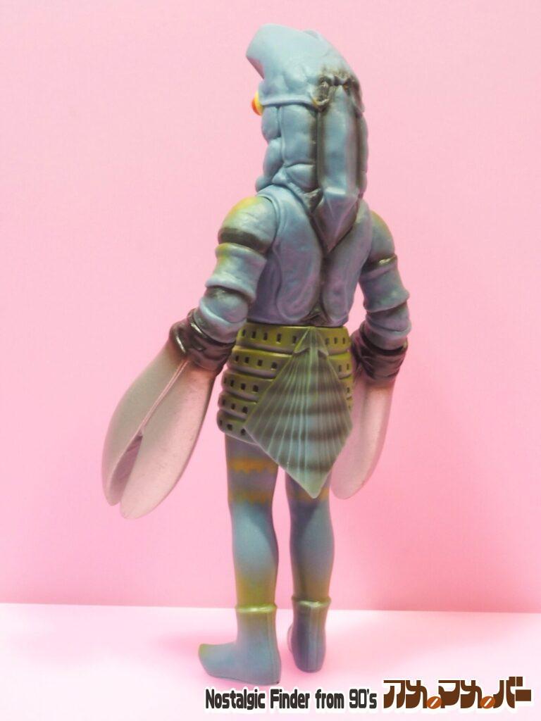 2004 バルタン星人 斜め後ろ01