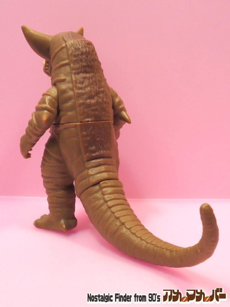 2012 ゴモラ 斜め後ろ01