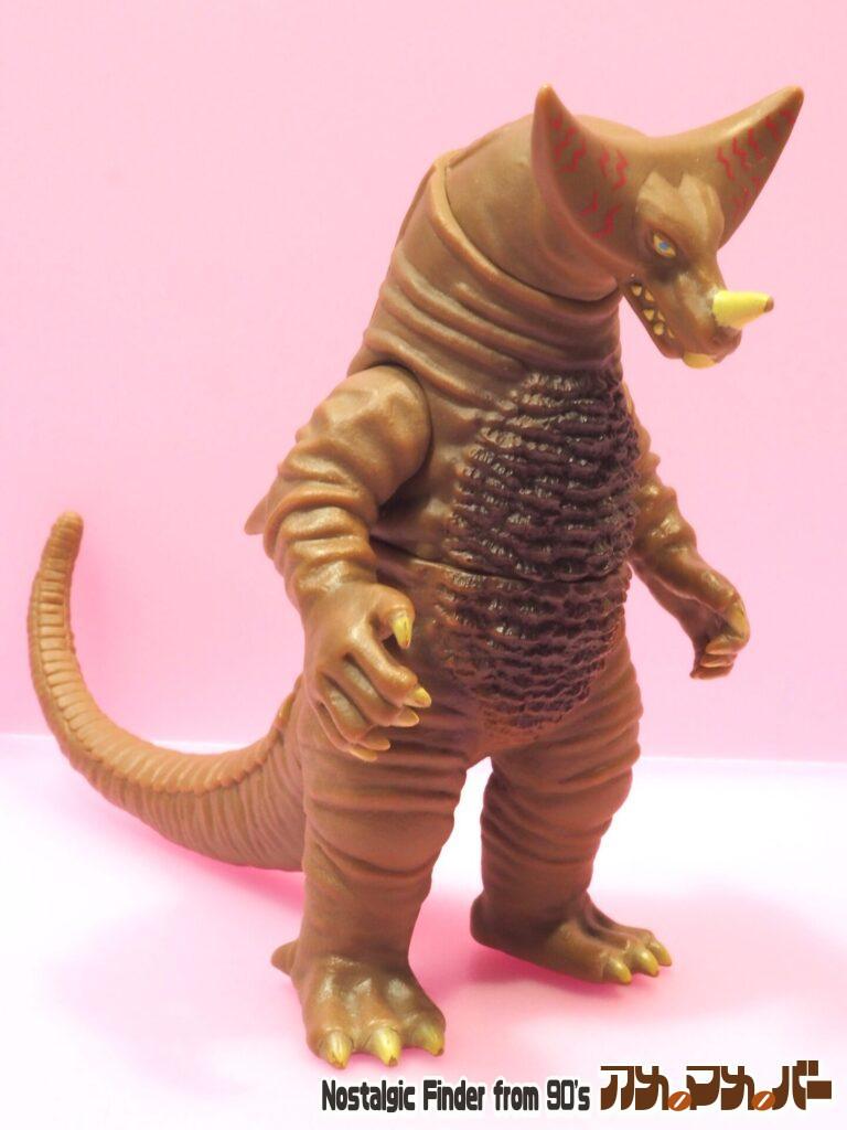 2012 ゴモラ 斜め前01