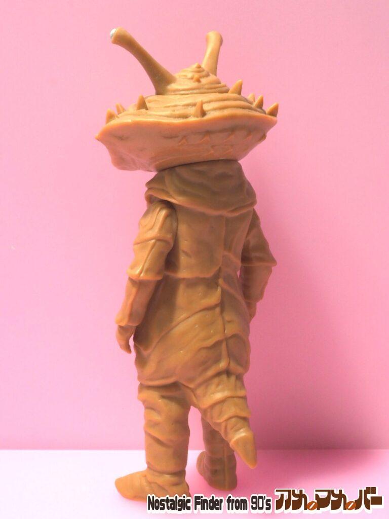 2013 ソフビ カネゴン 斜め後ろ01