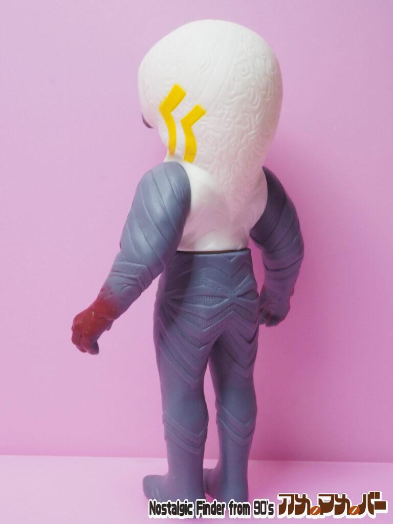 2013 ガッツ星人 斜め後ろ01