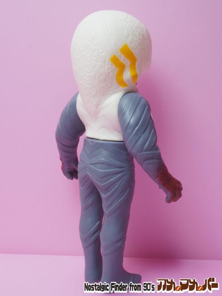 2013 ガッツ星人 斜め後ろ02