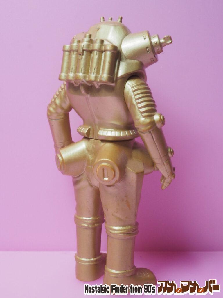 2013 キングジョー 斜め後ろ02