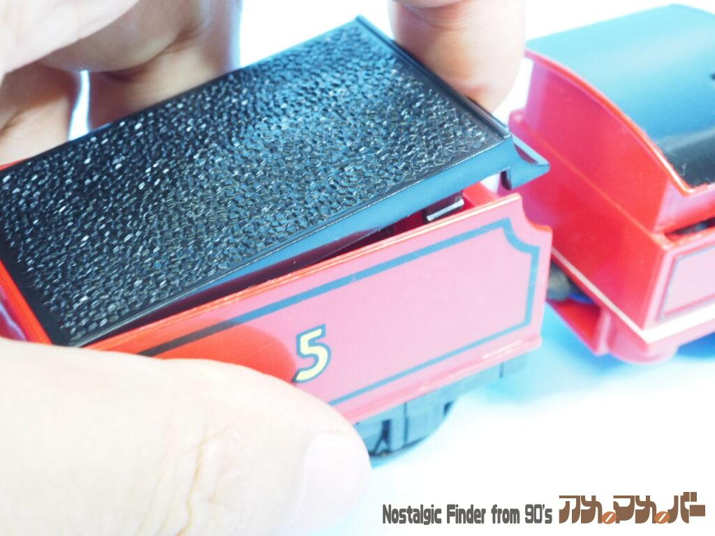 もっとおしゃべりジェームス 電池交換02