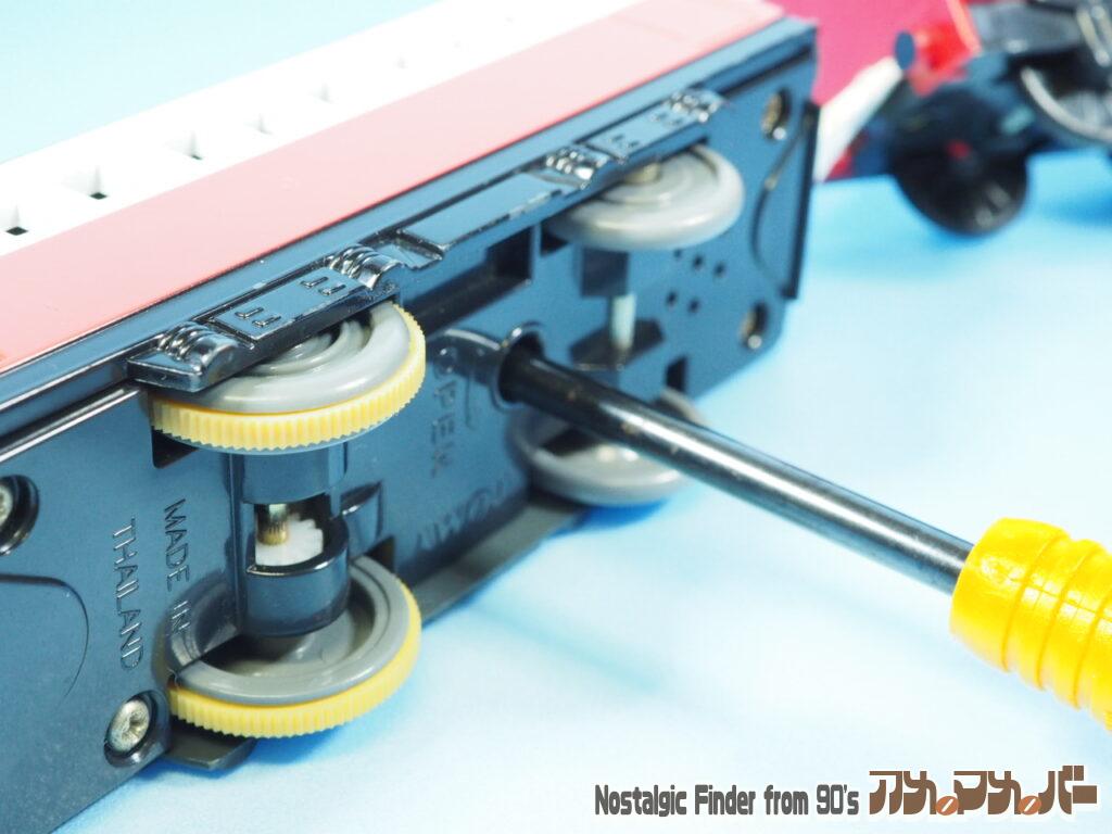 もっとおしゃべりジェームス 電池交換04