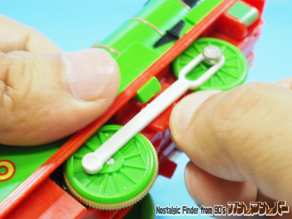 おしゃべりパーシー 動力車の電池交換01