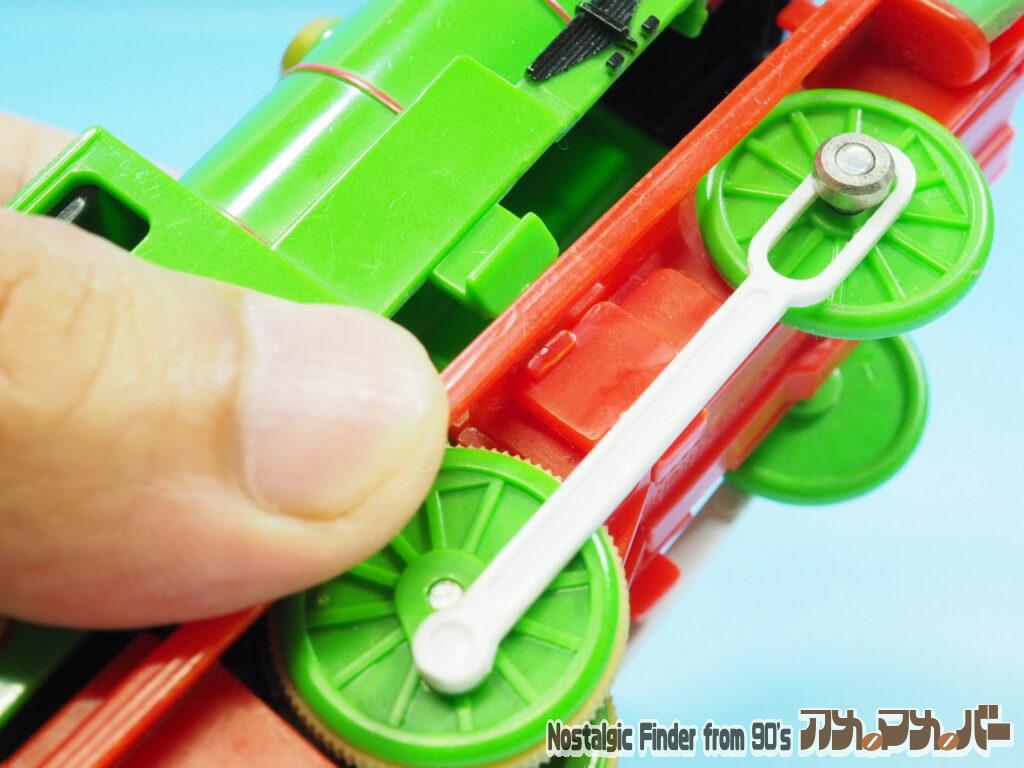 おしゃべりパーシー 動力車の電池交換02