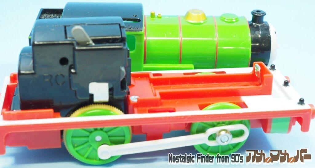 おしゃべりパーシー 動力車の電池交換03