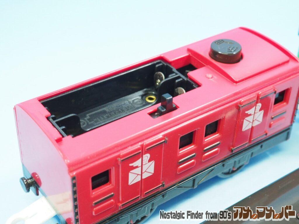 おしゃべりパーシー サウンド車の電池交換02