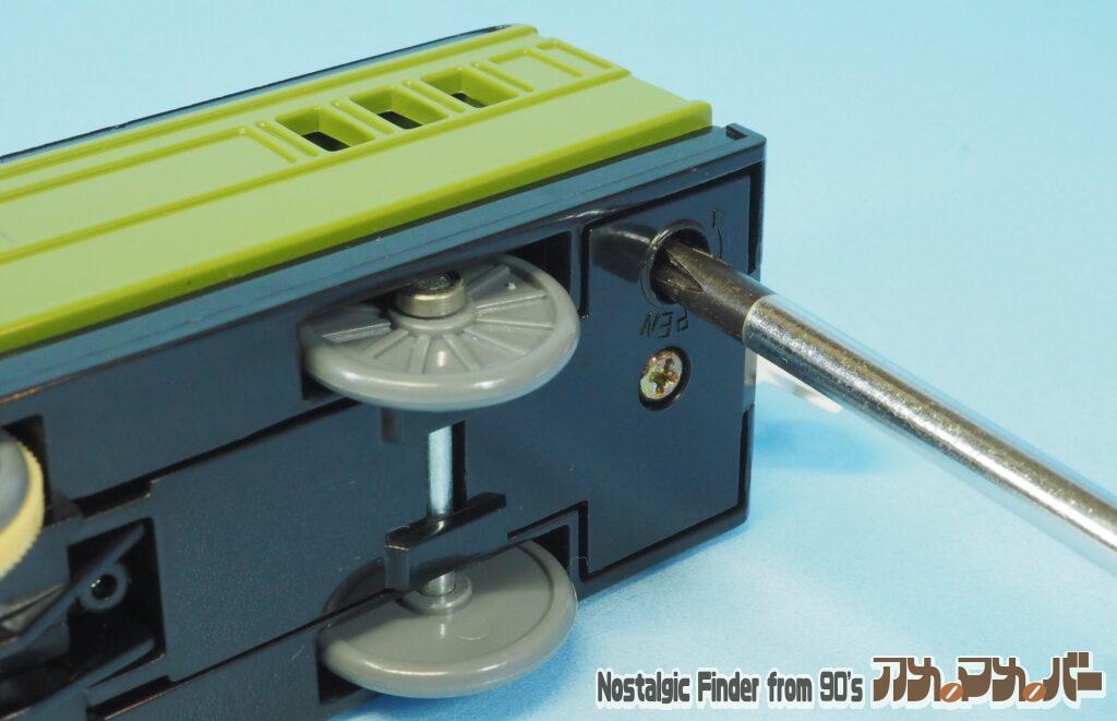 もっとおしゃべりパーシー 動力車 電池交換01