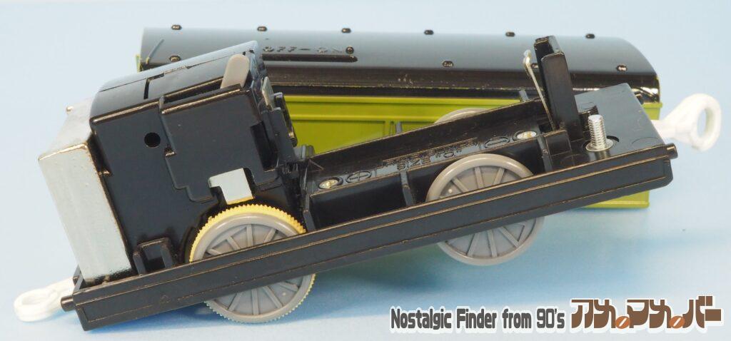 もっとおしゃべりパーシー 動力車 電池交換02